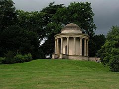 Templo de la virtud antigua, en un jardín inglés diseñado por William Kent (1735)