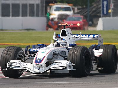Nick Heidfeld driving the F1.07 at the 2007 Canadian Grand Prix.
