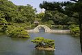 Brücke Kokō-kyō im Wandelgarten Shukkei-en