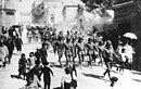 חיילים גרמניים צועדים ברחובות ירושלים.