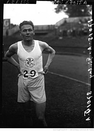 Silbermedaillengewinner Don Finlay hatte 1932 Bronze gewonnen und wurde 1938 Europameister