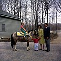 J. F Kennedy s rodinou v Camp Davidu, 31. března 1963