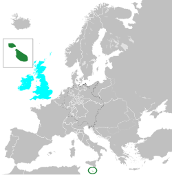 1813–1922: Malta ditandai dengan warna hijau tua, Britania dengan warna biru muda