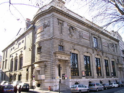 Palais Bondy au 18 du quai de Bondy.