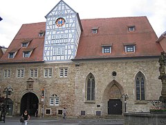 Eingang zum Spitalhof, rechts die Spitalkirche