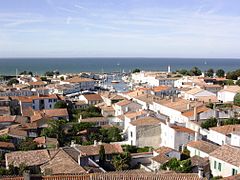 Saint-Martin-de-Ré. Le port et la ville vus du clocher.