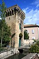 Les portes des anciennes fortifications sont conservées et valorisées avec soin.