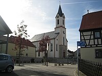 Katholische Pfarrkirche St. Bartholomäus (mit Dorfplatz), 2013