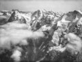 Eiger, Mönch, Finsteraarhorn und Jungfrau, aus ca. 4000 m Höhe von Westen her gesehen, Ballonaufnahme von Eduard Spelterini, zwischen 1893 und 1924