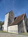 Église Saint-Pierre-et-Saint-Longis aves son clocher en bâtière.