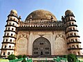 Façana occidental del Gol Gumbaz