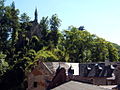 Blick vom Eingang des Bergfrieds auf die Kapelle