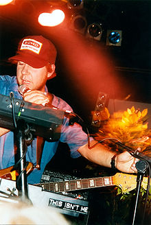 Lytle live with Grandaddy in London, England, October 1998