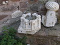 τμήμα από διακόσμηση εκκλησίας και οθωμανικό mezar από το κάστρο της Μυτιλήνης.