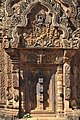 Fausse porte et tympan, Banteay Srei