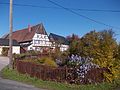 Wohnstallhaus, Scheune und zwei Seitengebäude eines Vierseithofes