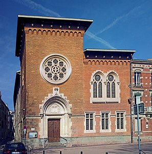 La façade du temple protestant du Salin.