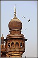 Die uivormige koepel van die Mecca Masjid se minaret in Hyderabad, Indië.