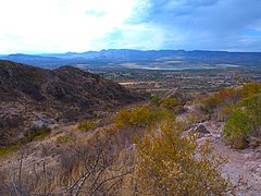 Presa Abelardo L. Rodríguez. Al fondo, la Sierra de Guajolotes.