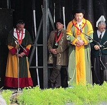 Des échansons du vignoble reuillois à l'inauguration de la Foire aux vins en 2011.