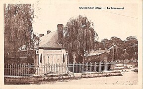 Le monument aux morts vers 1925.