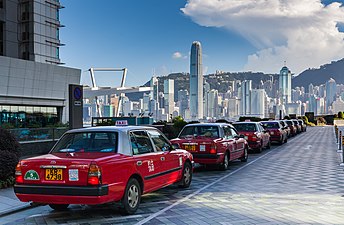 24/07: Filera de taxis a l'International Commerce Centre de Hong Kong