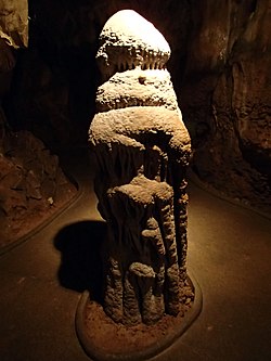 Stalagmit Mumie v Mladečských jeskyních