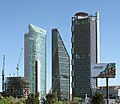 Felhőkarcolók az út mellett (Torre Mayor, Torre Reforma, Torre BBVA Bancomer)