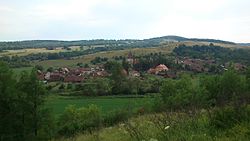 A falu látképe északkeletről