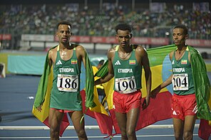 Hailemariyam Amare (Mitte) bei den Afrikaspielen 2023 in Accra