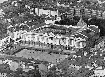 Vue aérienne de la place en janvier 1935 (Bulletin municipal de la ville de Toulouse, bibliothèque municipale).