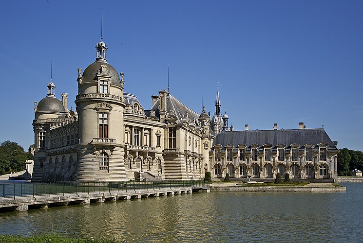 Замок Шантийи, департамент Уаза, Франция, вид с северо-запада