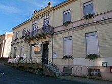 La mairie de Cours-la-Ville