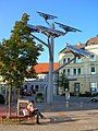 Şehir meydanında güneş enerjisi ağacı