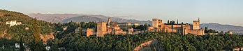 Panorama da Alhambra ao entardecer, vista do Mirante de São Nicolau, Granada, Espanha. (definição 10 172 × 2 160)