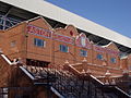 Die Fassade des Holte End (2010)