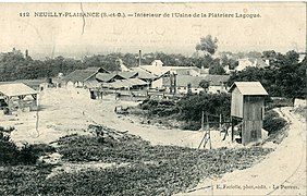 Intérieur de l'usine de la platrière Lagogué