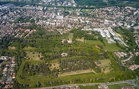 Ramonville-Saint-Agne en 2019 avec le château d'Aubuisson et ses parcs en premier plan.