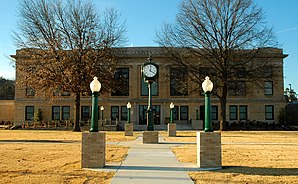 LeFlore County Courthouse, gelistet im NRHP mit der Nr. 84003099[1]