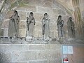 L'église paroissiale Saint-Néventer, les six autres statues du porche.