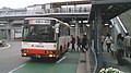 隣接する和泉市へ向かう南海バスの車両 （泉大津駅 バスターミナル）