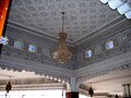 Močno dekoriran strop v mavrskem slogu v Agadirju, Maroko