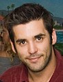 Jordan Bridges spielt Frankie Rizzoli