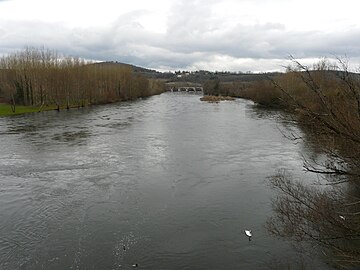 La Dordogne au pont de Vic, entre Le Buisson-de-Cadouin (à gauche) et Saint-Chamassy.