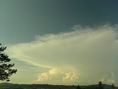 巨大なかなとこ雲