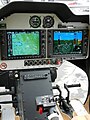 Kokpit w wersji Bell 407GX z awioniką Garmin.