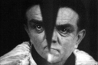 Scène de La Coquille et le Clergyman (1928).
