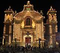 Chiesa parrocchiale dell'Assunzione di Maria Vergine illuminata a festa