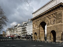 Boulevard Saint-Denis s bránou Saint-Martin