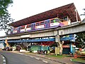 L'Aeromovel, un chemin de fer atmosphérique inauguré en 1989. Le rail de béton constitue un tube pneumatique. Le véhicule est relié à une plaque dans le tube propulsée par la pression de l'air.